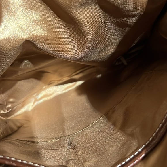 &. Women’s crossbody - Picture 8 of 10